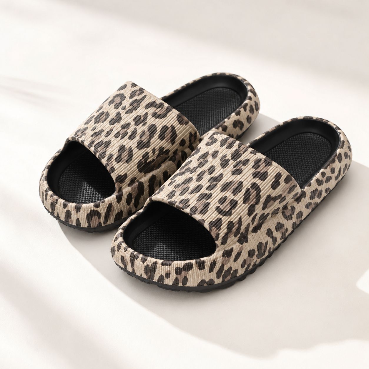 TeddyFeet Claquettes Panter en édition limitée