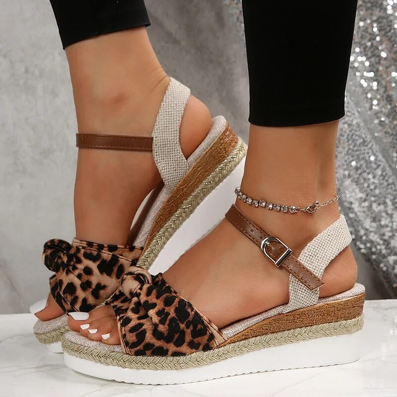 Pria® | Fashionable Sandals